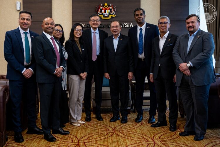 Intel to invest RM680 million in Malaysia Intel to invest RM680 million in Malaysia