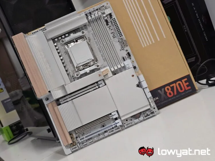 Gigabyte-X870E-Aero-X3D-Wood-1