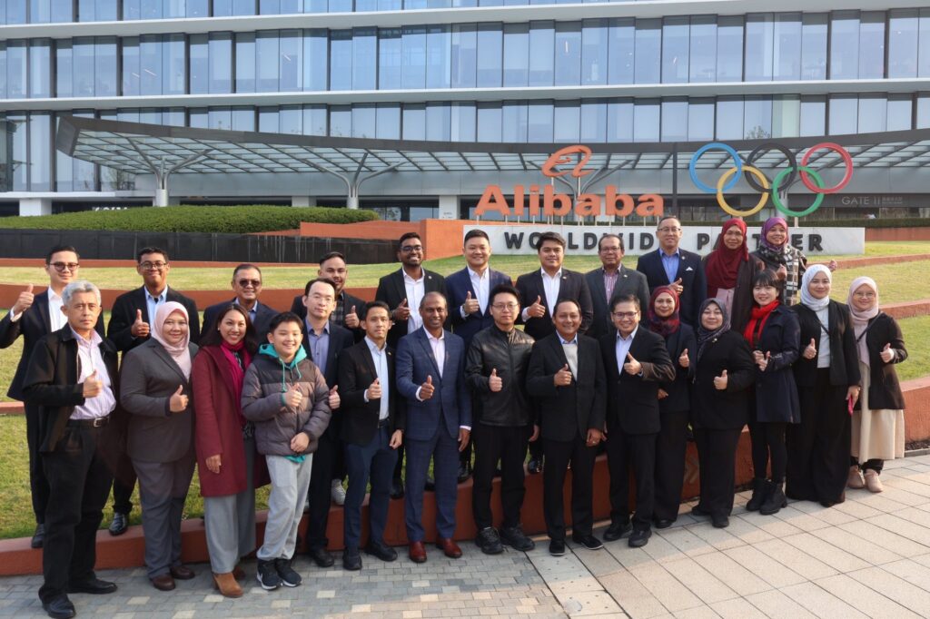 Johor Signs MoU With Alibaba-Linked Firms To Train AI Experts