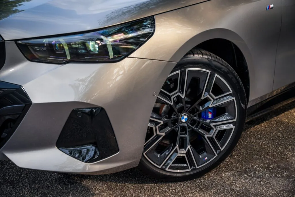 bmw i5 edrive40 m sport pro malaysia