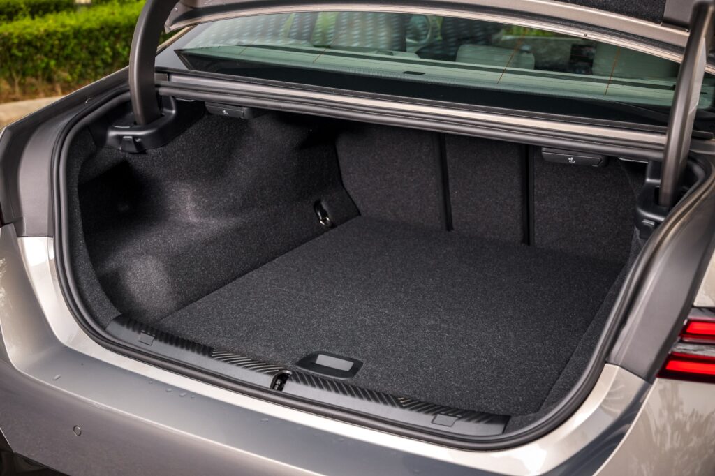 bmw i5 edrive40 m sport pro malaysia