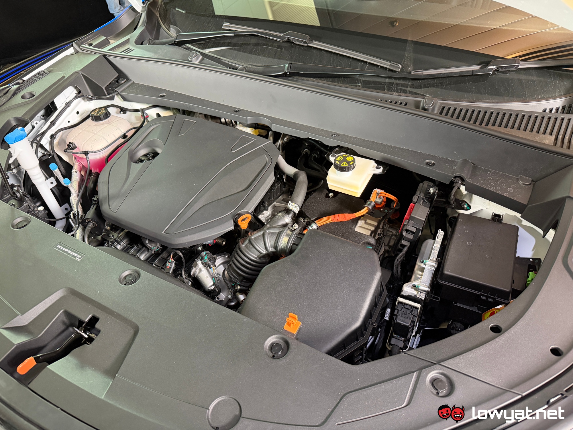 proton emas 7 phev interior