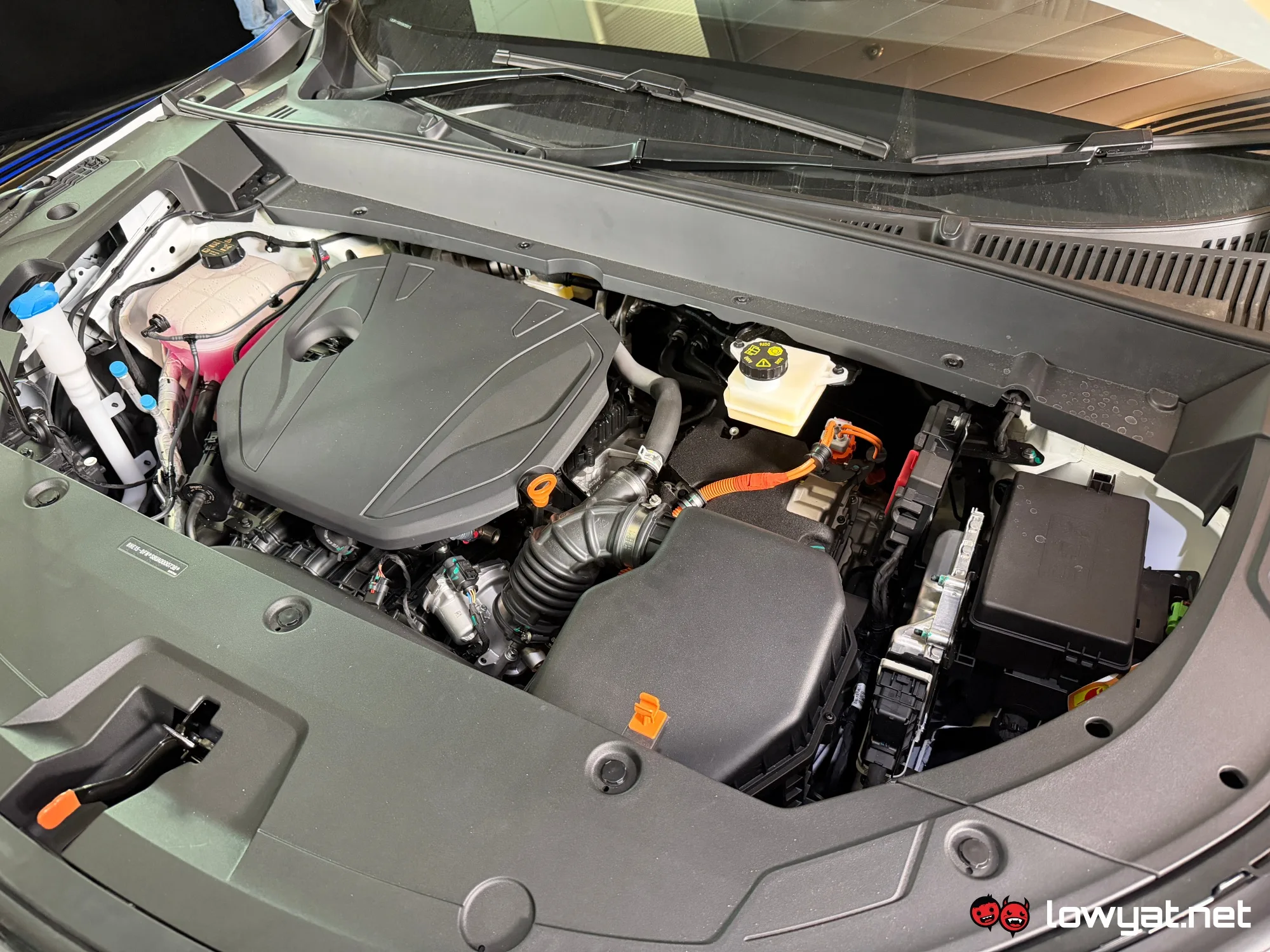 proton emas 7 phev interior