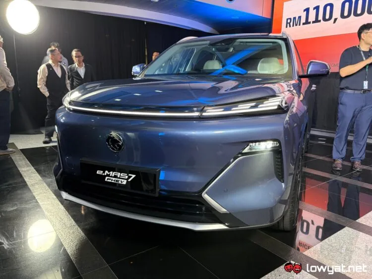 Proton To Offer Up To RM4,000 In Trade-In Incentives For Old Vehicles 1 proton emas 7 phev launch 13