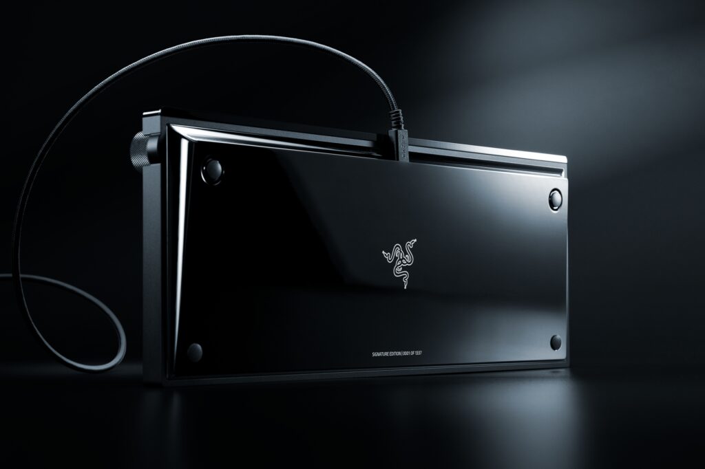 Razer Huntsman Signature Edition back mirror