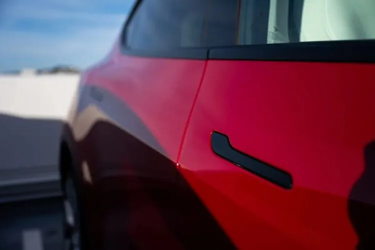 Tesla-Concealed-Door-Handle-1