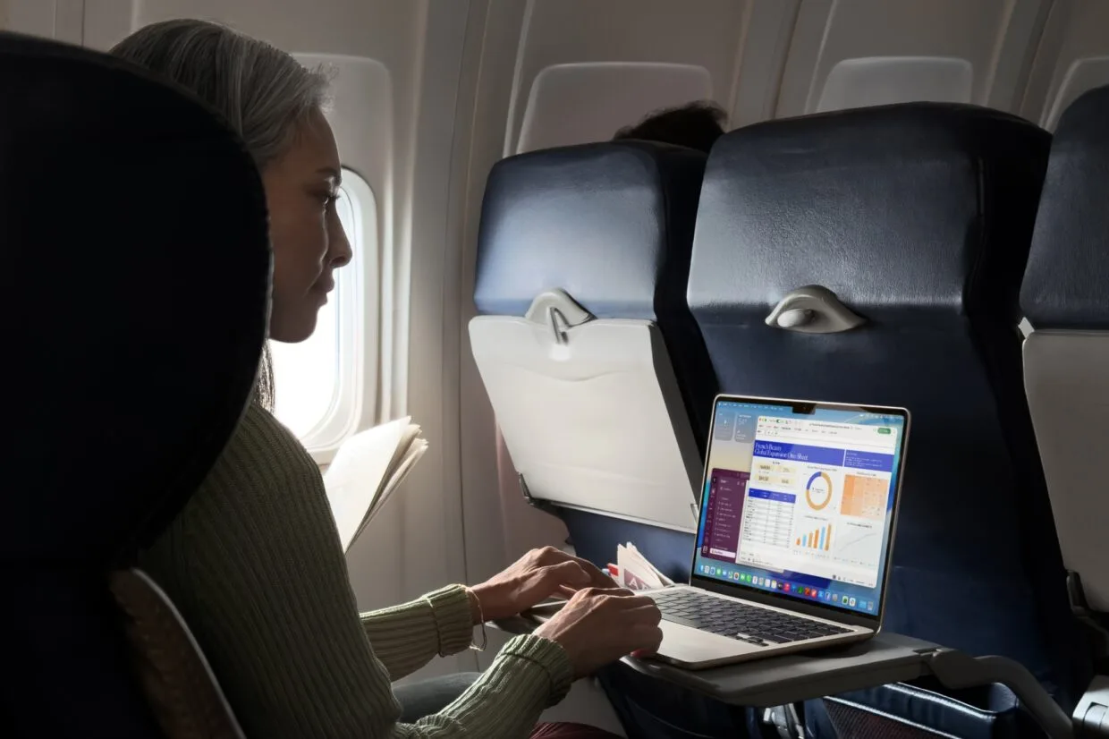 Apple MacBook Air lifestyle 3