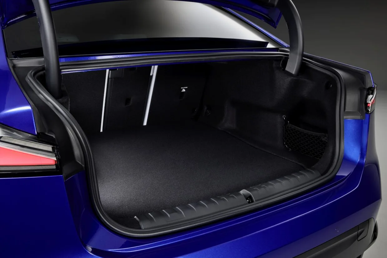 BMW i3 boot