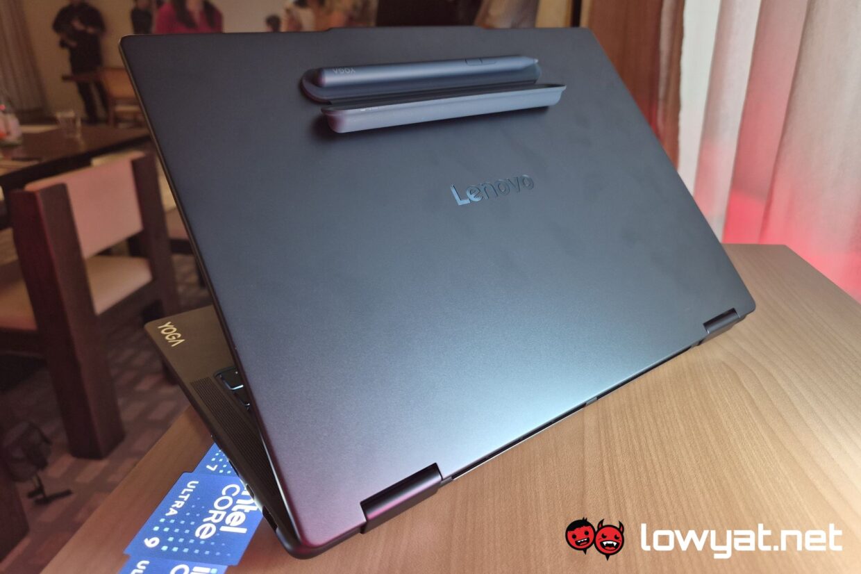 Lenovo Yoga 7a 2-in-1 lid with stylus