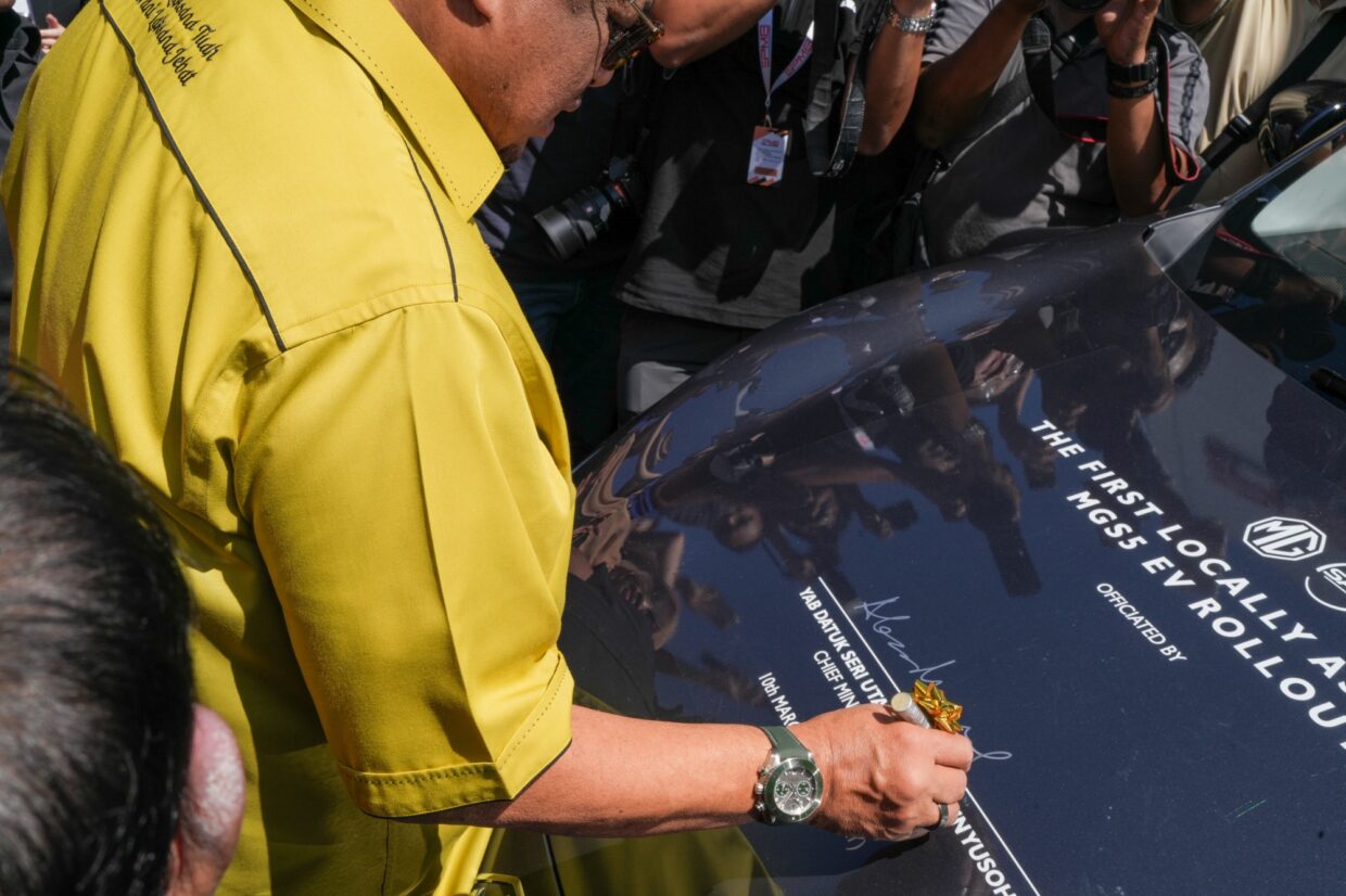 MG Motor Malaysia first CKD S5 EV signing ceremony