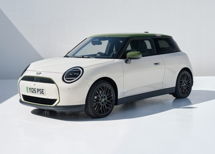 MINI Paul Smith Edition in Inspired White