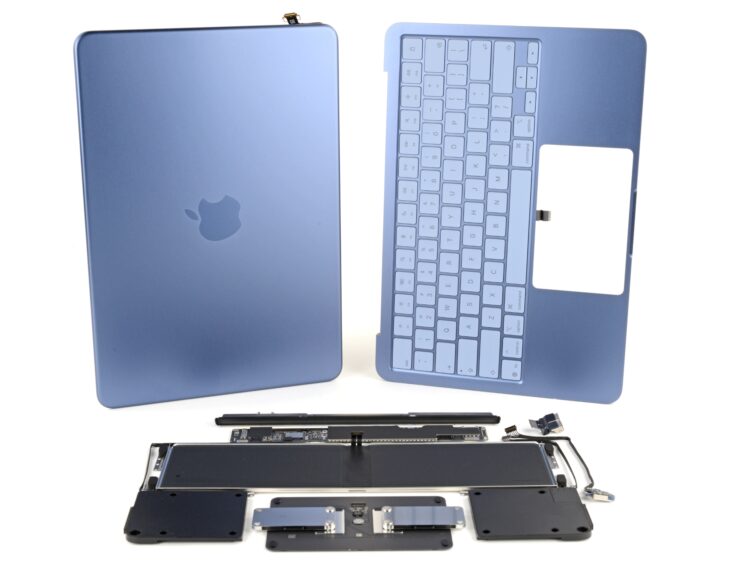 MacBook Neo disassembled