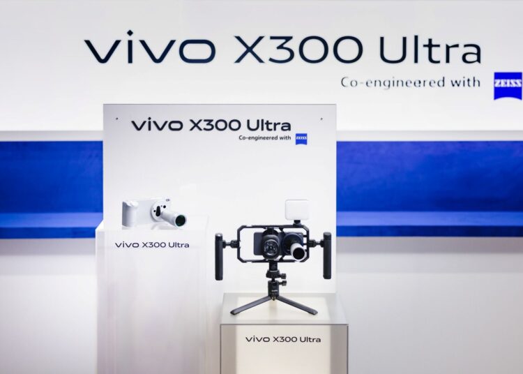 vivo Unveils X300 Ultra, 400mm Telephoto Extender Lens At MWC 2026