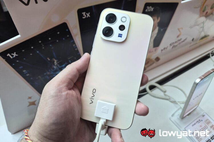vivo V70 back