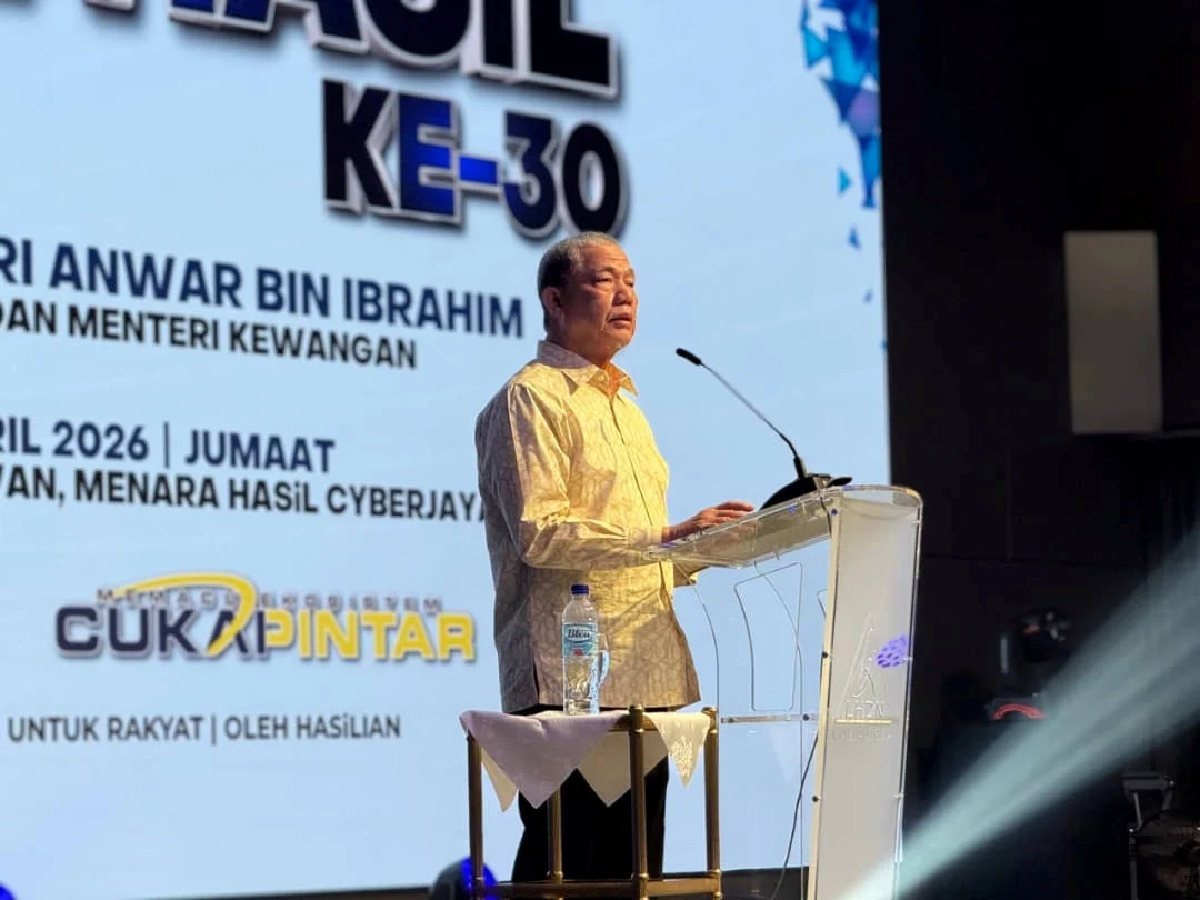 Anwar Urges Private Sector To Adopt WFH