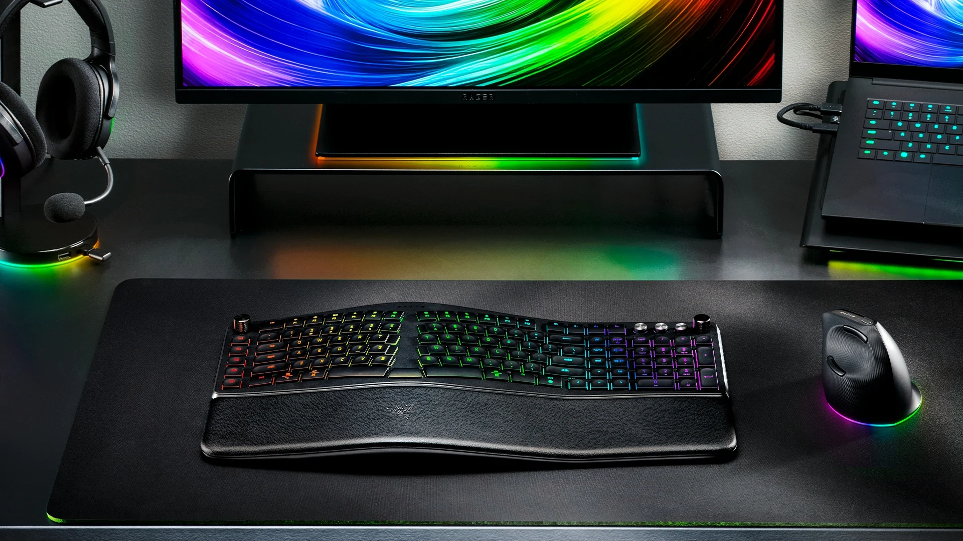 Razer Reveals Pro Type Ergo, The Ergonomic Split Keyboard