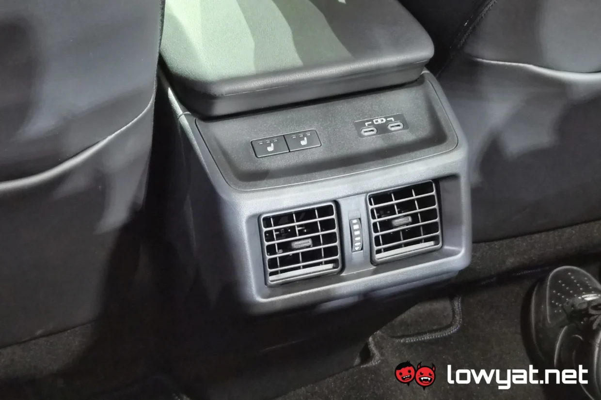 Toyota bZ4X row 2 vents