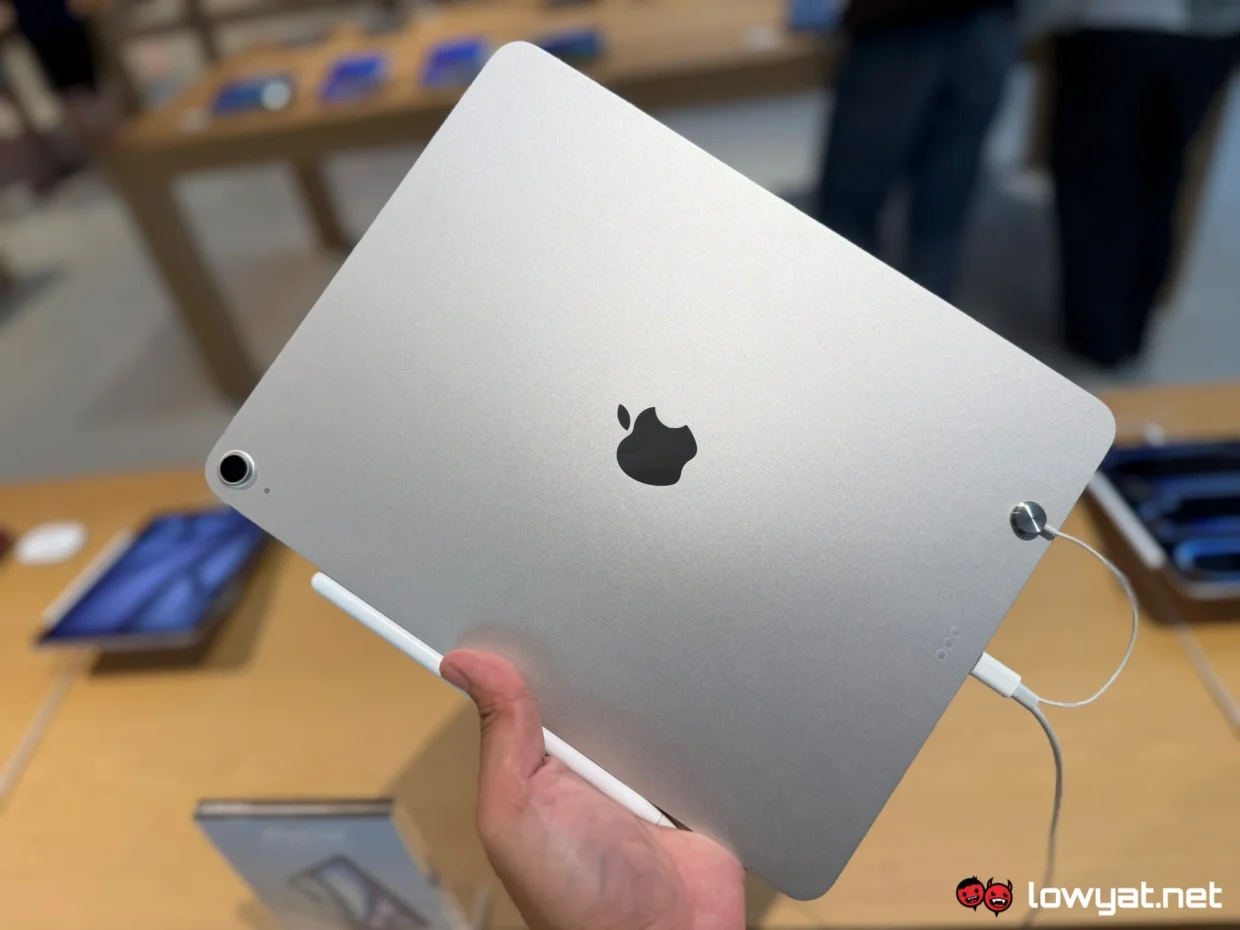 Apple iPad Air M4 in Malaysia