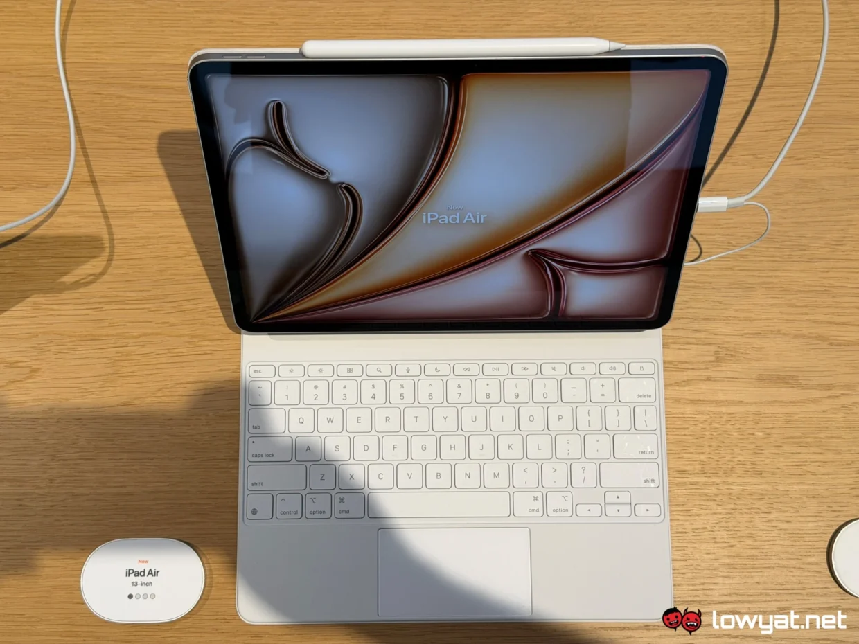 Apple iPad Air M4 in Malaysia