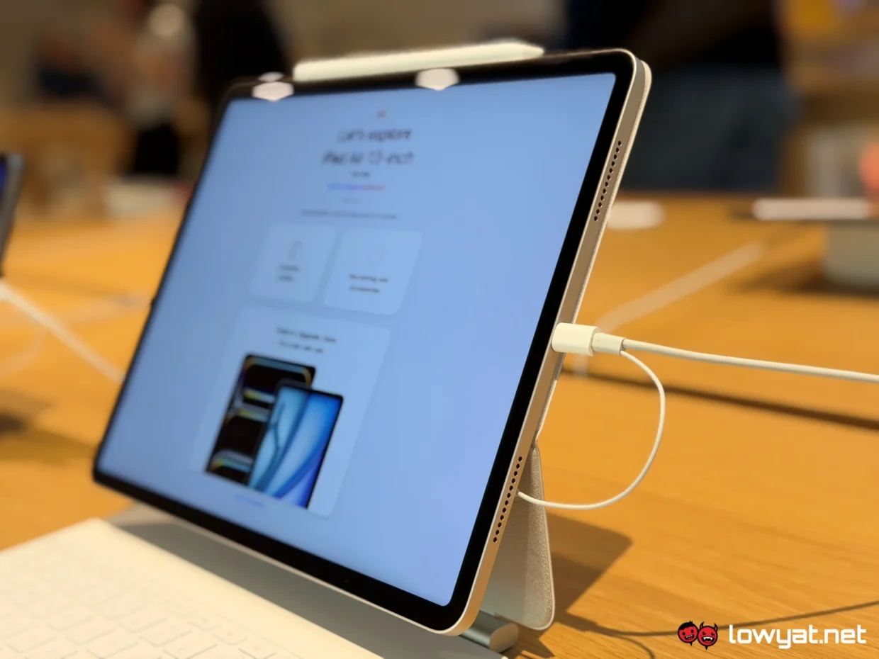 Apple iPad Air M4 in Malaysia