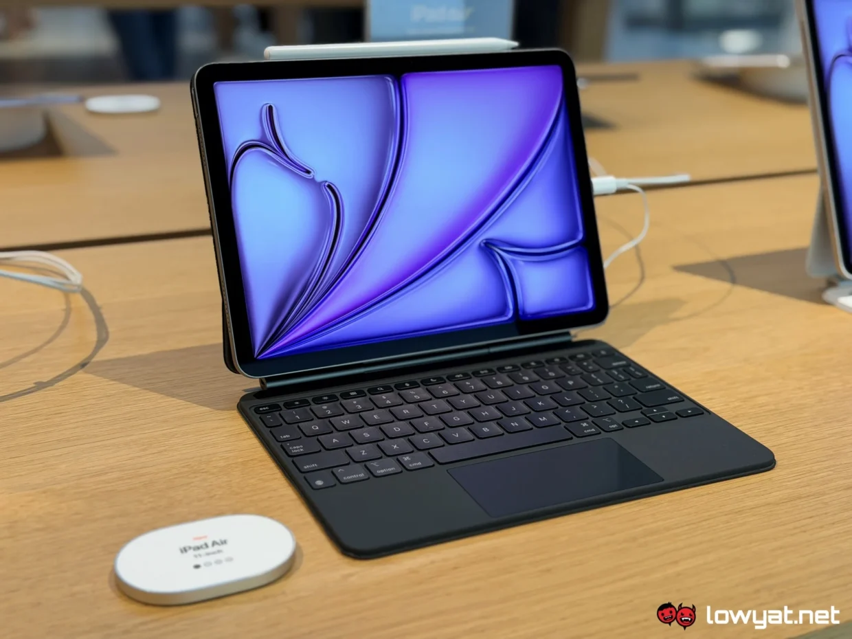 Apple iPad Air M4 in Malaysia