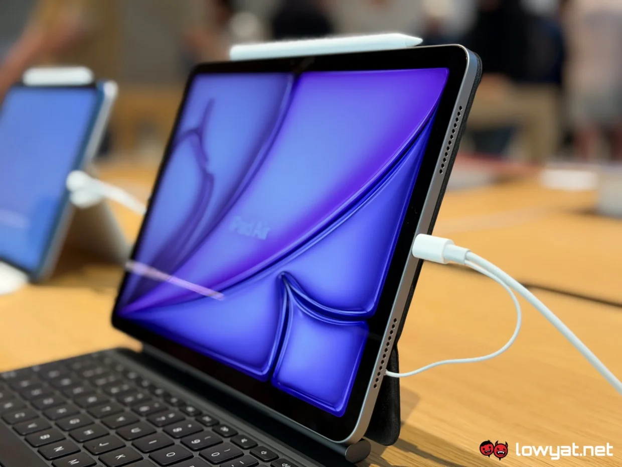 Apple iPad Air M4 in Malaysia