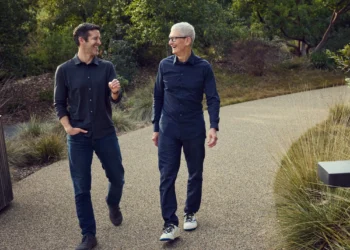 John Ternus Tim Cook Apple