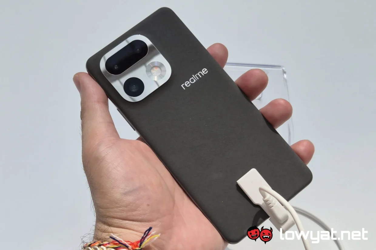 realme 16 Pro Plus back hand