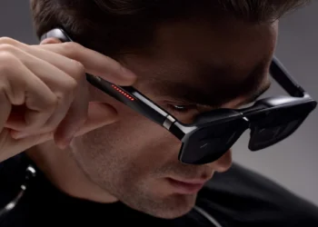 ASUS ROG XREAL R1 AR glasses