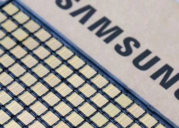 Samsung-HBM4-Chips-1