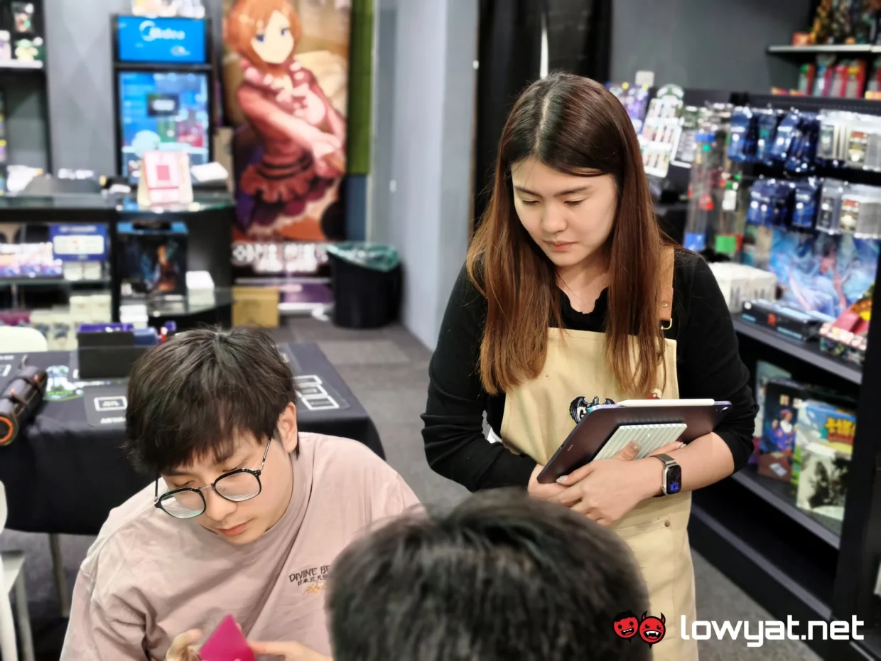 Have TCGs Become Too Valuable Of A Hobby? 7 Xiaomi 17T Review Images