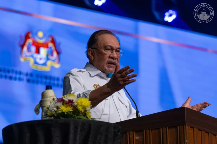 PM To Unveil New Malaysian Passport On 30 June 1 Anwar Ibrahim fuel subsidies