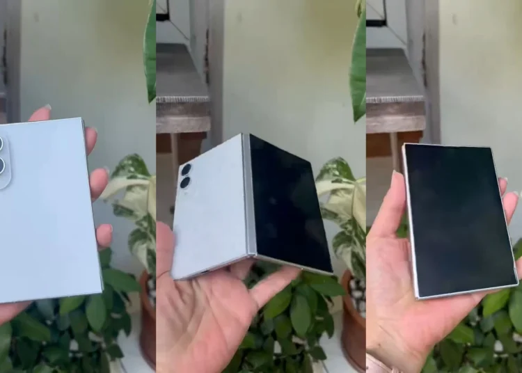 Samsung Galaxy Z Fold8 dummy