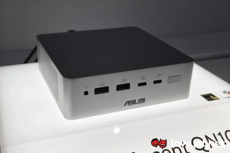 ASUS Ascent QN10 front