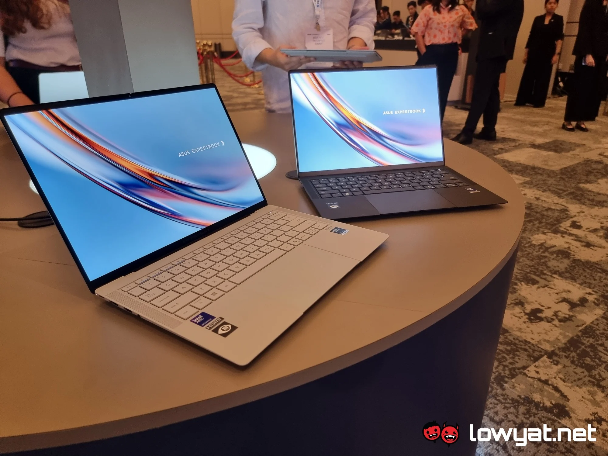 ASUS ExpertBook Ultra Launches With Tandem OLED Display, Hap