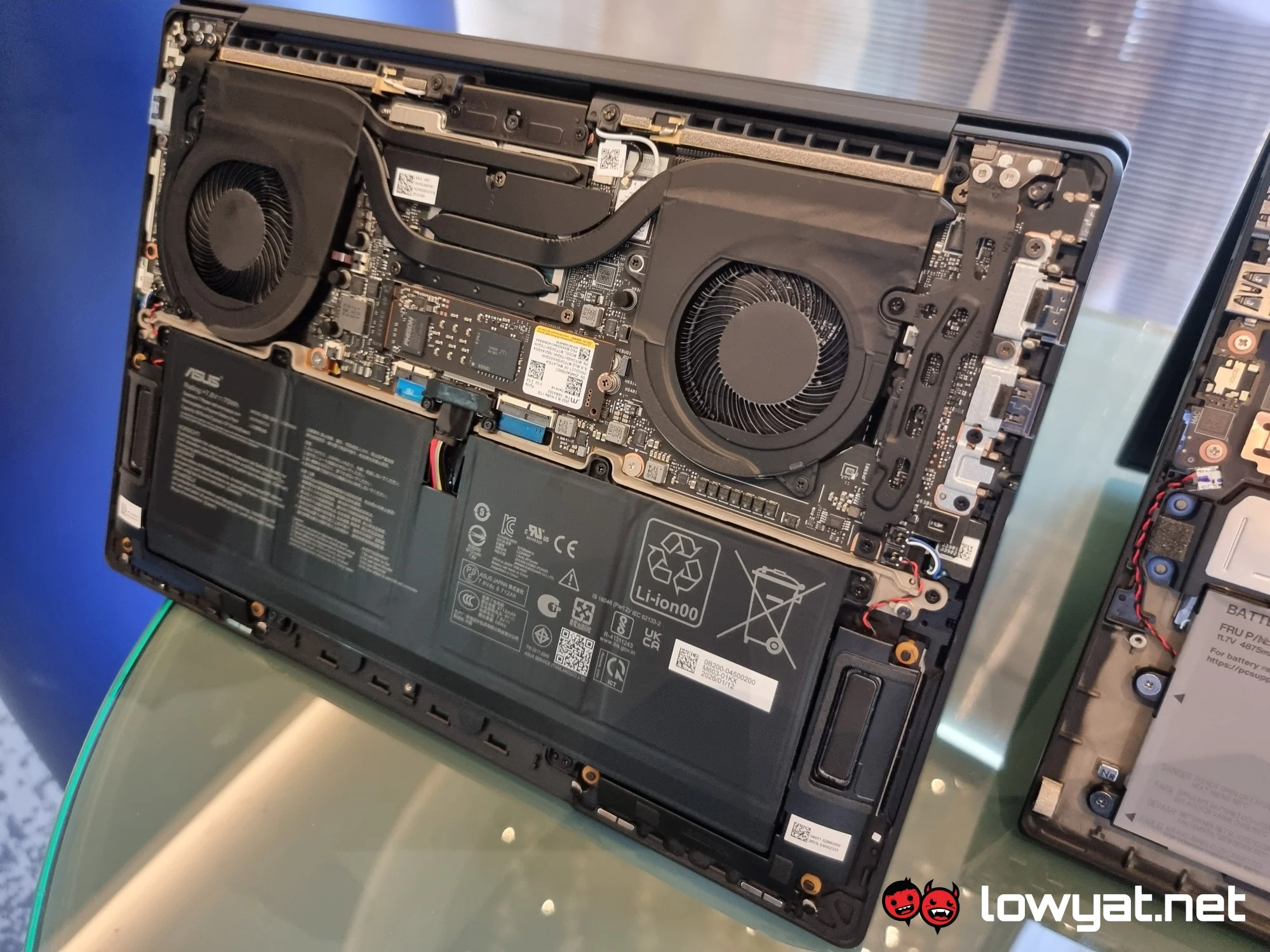ASUS ExpertBook Ultra Launches