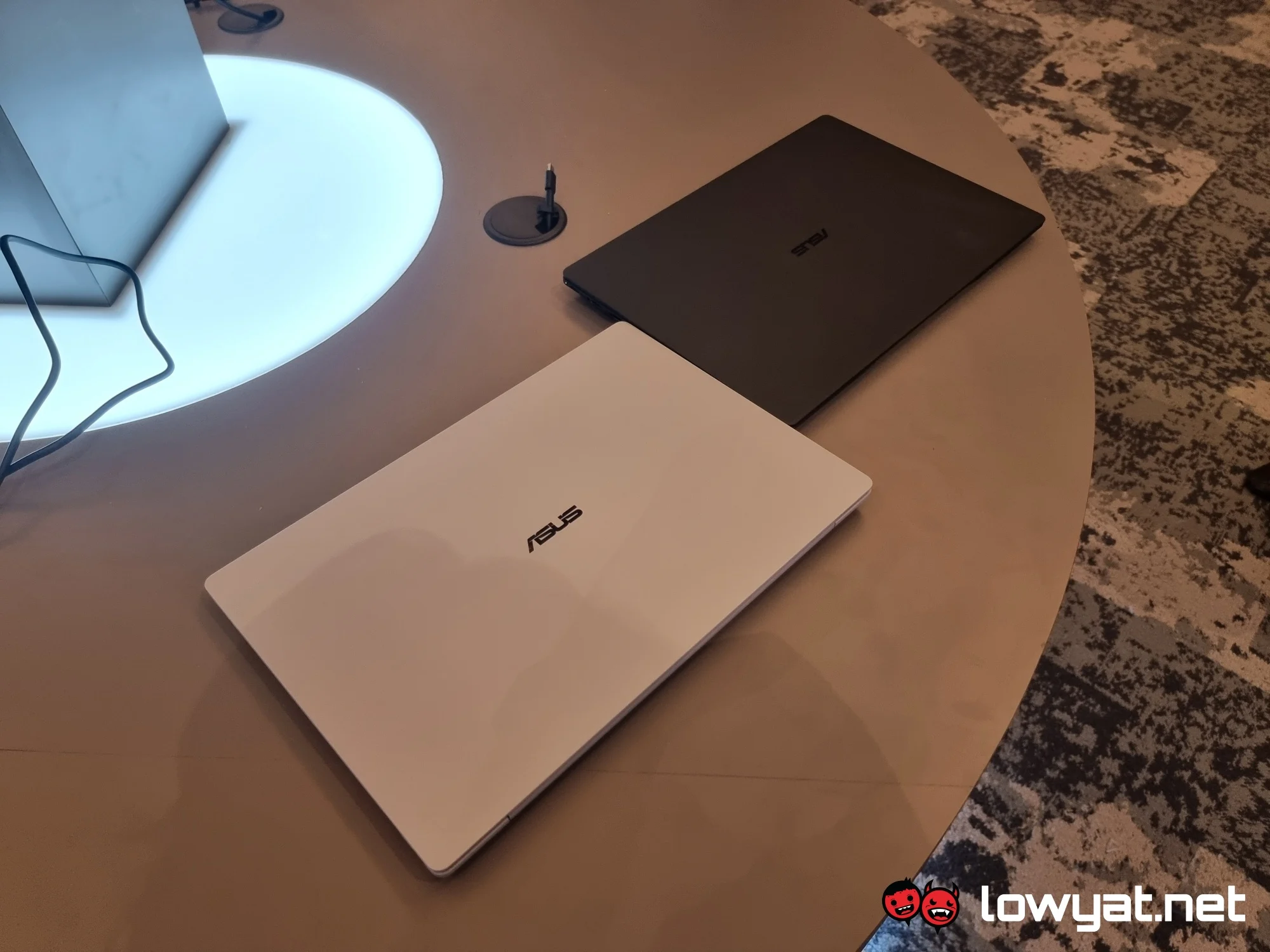 ASUS ExpertBook Ultra Launches