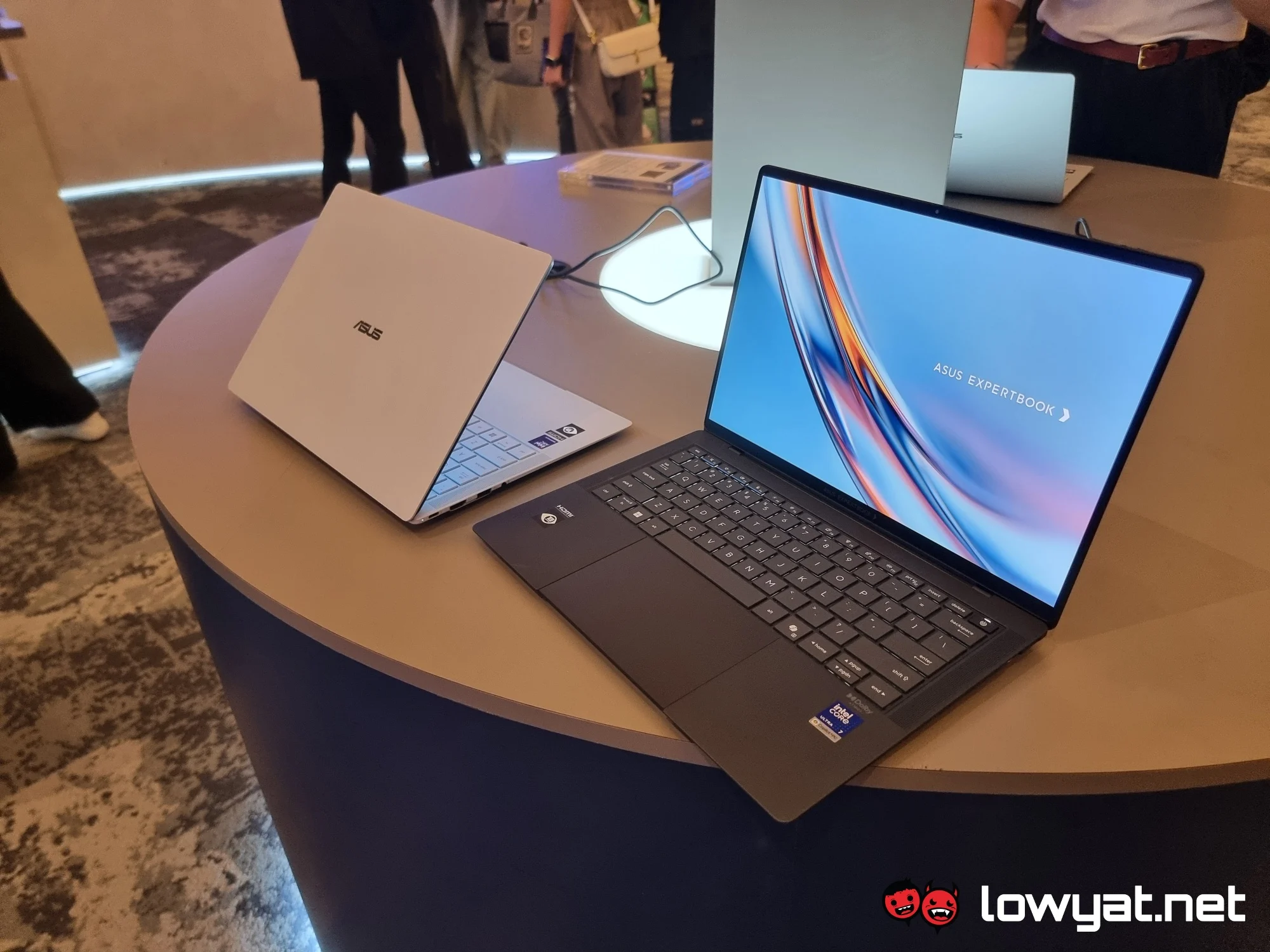 ASUS ExpertBook Ultra Launches