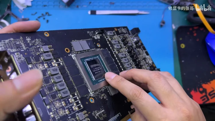 Scammers Create Fake NVIDIA RTX 4090 With Plastic Die And Scrap Memory 1 Fake-RTX-4090-Plastic-Die-1