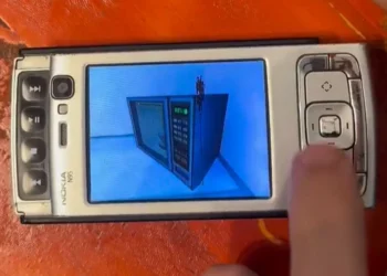Half-Life-Nokia-N95-1