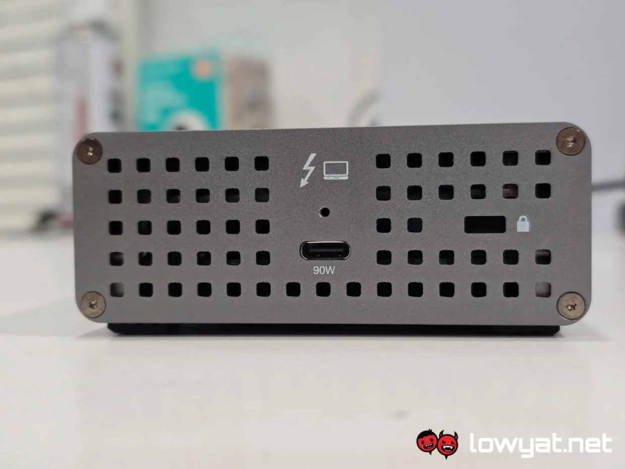 Intel Arc G3 Extreme Kit First Look: Handheld, Docking Station, And Earbuds 6 Intel Arc G3 Extreme Review Kit Unboxing 5