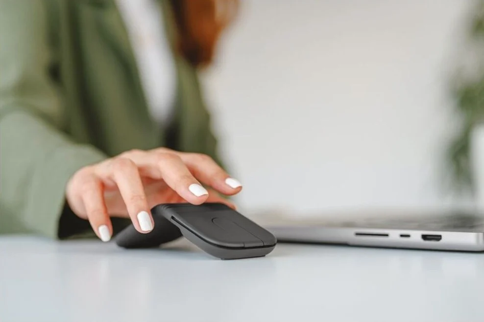 Logitech’s First-Ever Folding Mouse