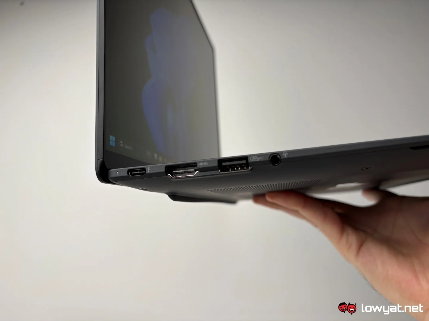 Meet The ASUS ExpertBook Ultra Branded Stock