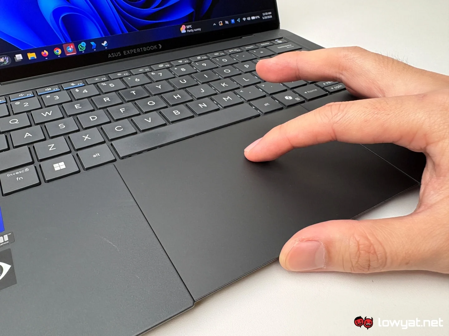 Meet The ASUS ExpertBook Ultra Branded Stock