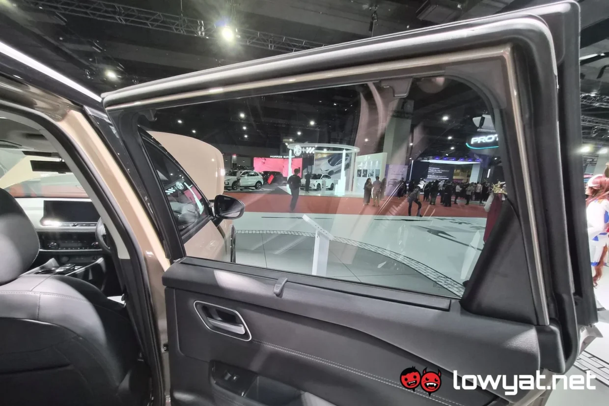 KLIMS 2026: Nissan Unveils X-Trail e-POWER x e-4ORCE In Malaysia 11 Nissan X Trail e POWER x e 4ORCE window shaade down