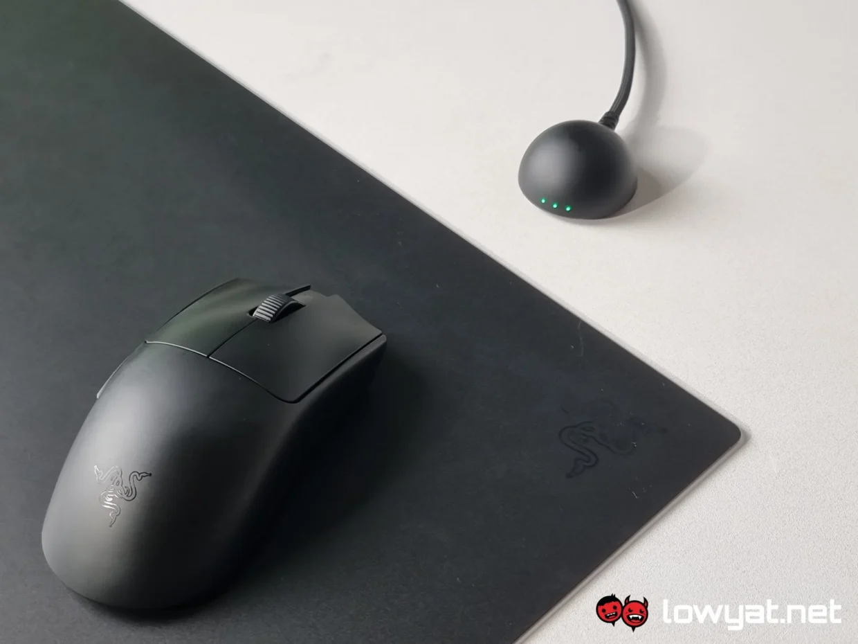Razer Atlas Pro Review: A Great Glass Pad With One Sizeable Problem 8 Razer Atlas Pro Review