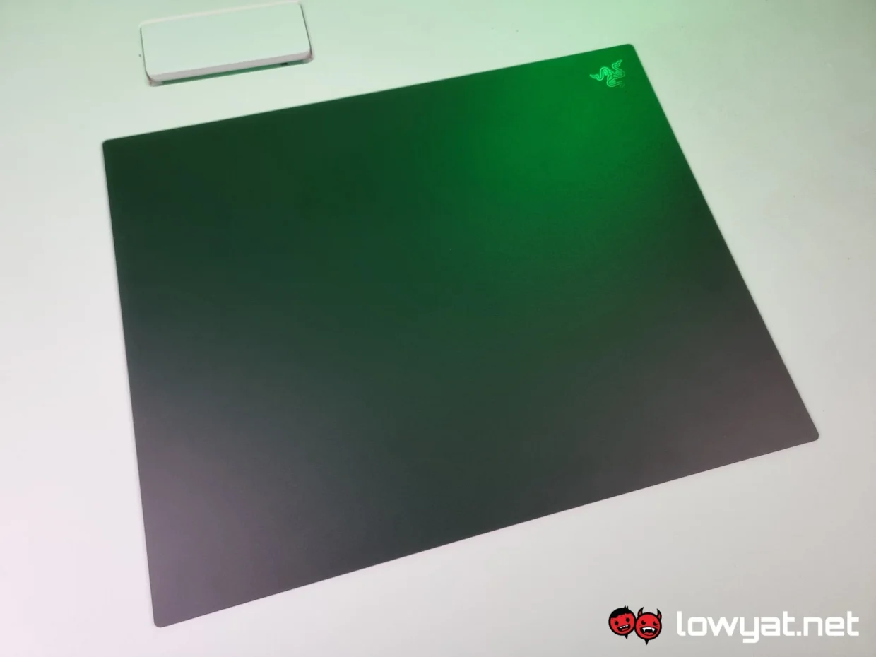 Razer Atlas Pro Review: A Great Glass Pad With One Sizeable Problem 10 Razer Atlas Pro Review