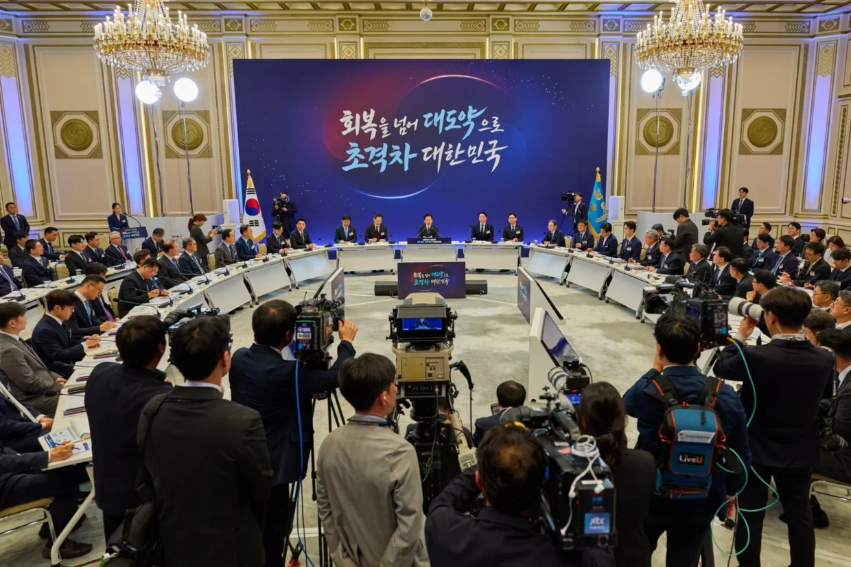 South Korea Unveils US$576 Billion AI Chip Production Plan With Samsung, SK Hynix 3 South Korea Unveils US$57 Billion AI Chip Samsung SK Hynix