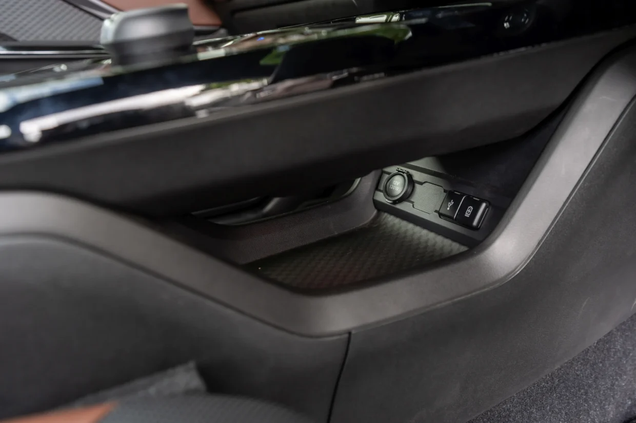 Suzuki Brings In FWD eVitara To Malaysia; Costs RM188,000 11 Suzuki e VITARA floating centre console