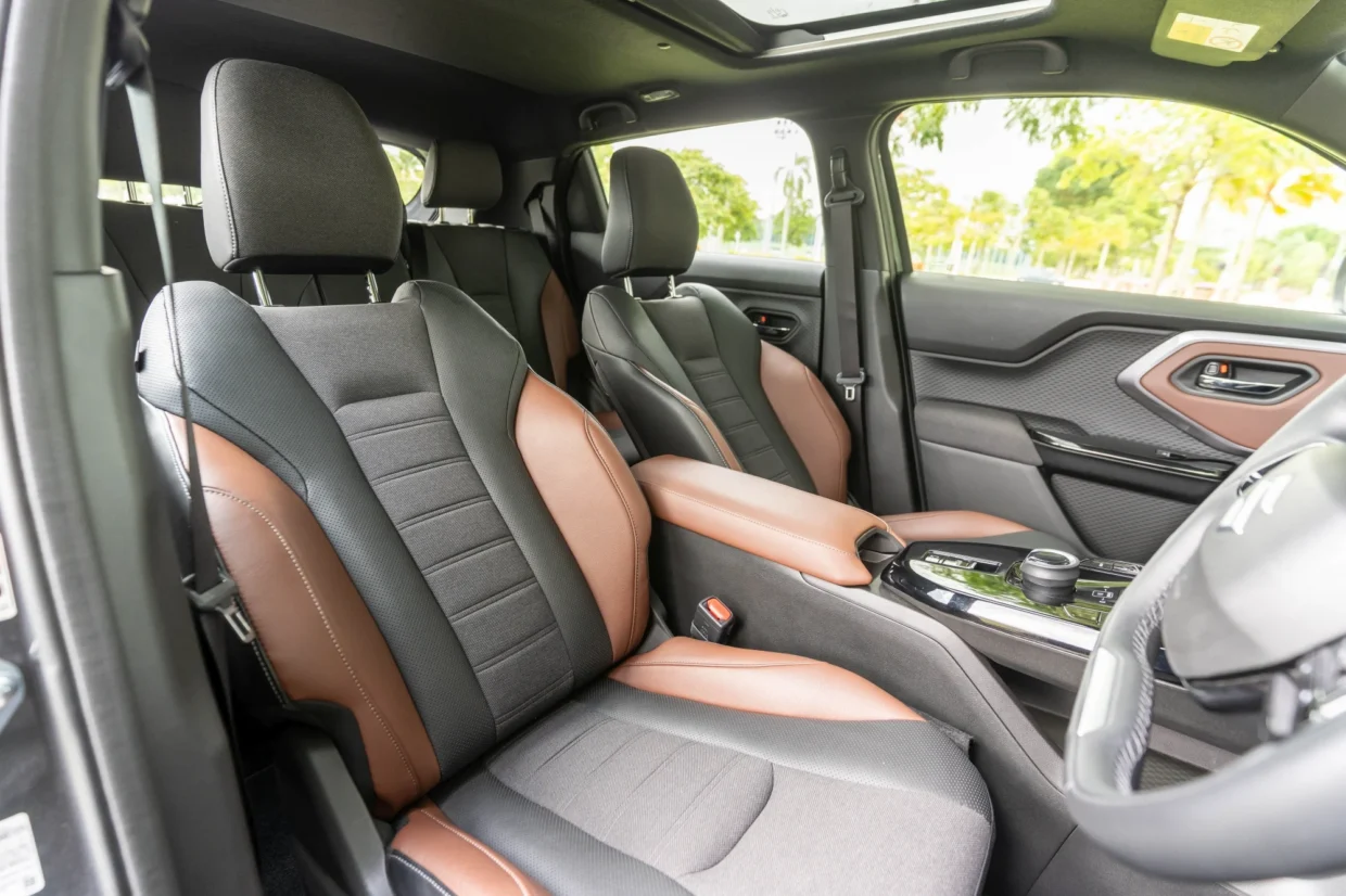 Suzuki Brings In FWD eVitara To Malaysia; Costs RM188,000 7 Suzuki e VITARA front seats